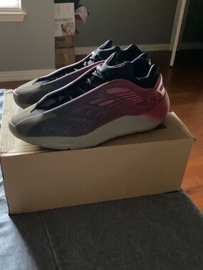 Men's Adidas Yeezy 700 V3